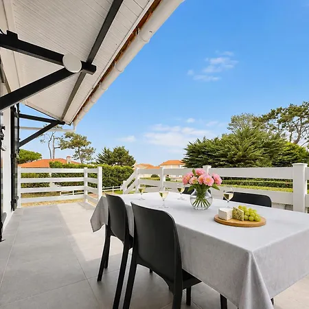 Maison Cosy Avec Jardin A Bretignolles بيت للعطل *